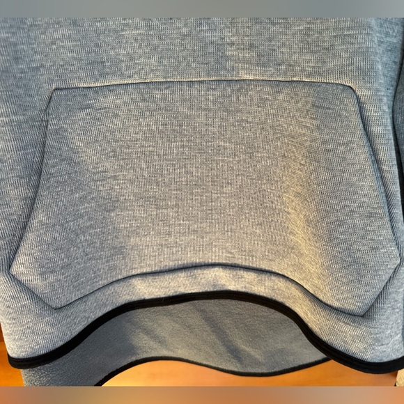 Nike Dri-Fit Hooded Sweatshirt w/Pockets and Thumb Holes, Light Gray, Small - Picture 3 of 16